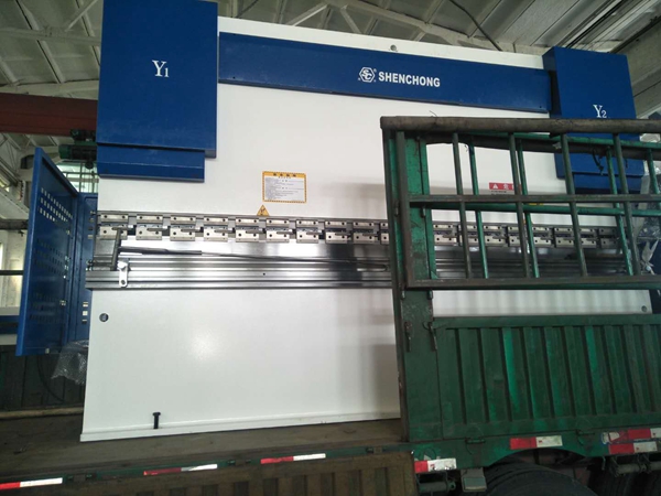 160噸4米 電腦s630 4十1軸數(shù)控折彎機