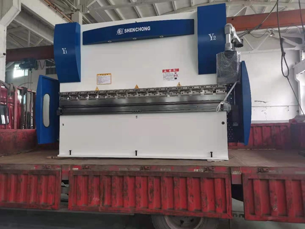 125Tx3200油電混合數(shù)控折彎機(jī)