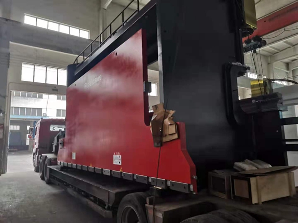 400噸6米電液同步數(shù)控折彎機