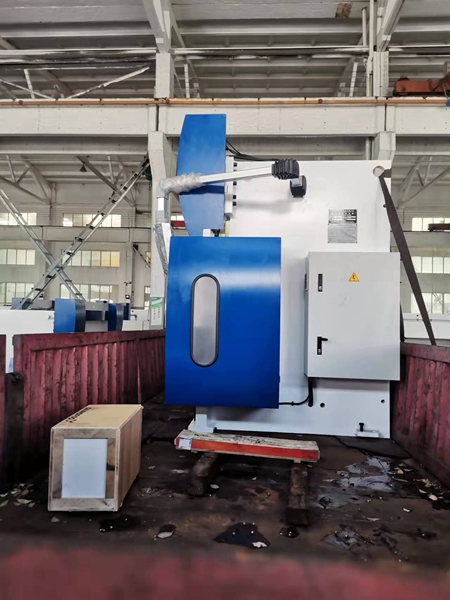 160Tx3200高精度數(shù)控折彎機