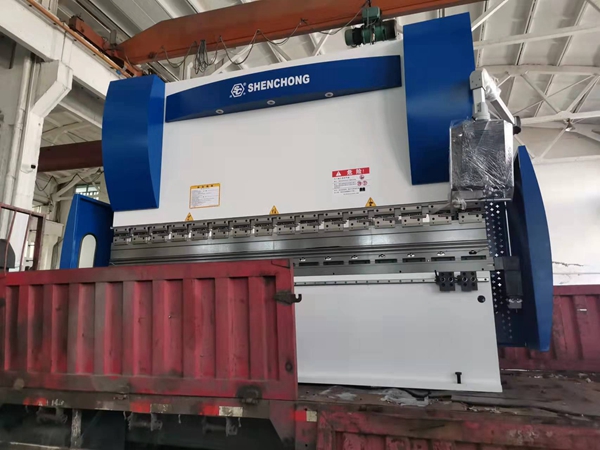 160Tx3200高精度數(shù)控折彎機