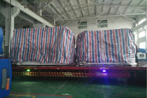 6軸數(shù)控折彎?rùn)C(jī)裝車中
