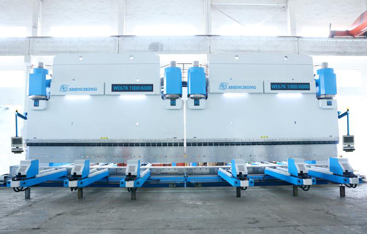 雙機聯(lián)動數(shù)控折彎機1000T6000×2雙機聯(lián)動ESA550，16軸出口.jpg