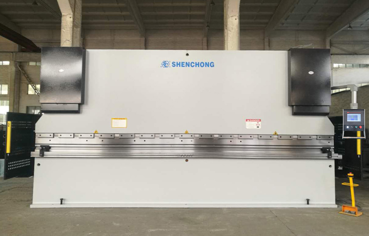 數(shù)控折彎?rùn)C(jī)300T6000（4+1軸）s630出口.jpg